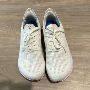 Flux shoes size 9 hardly worn!